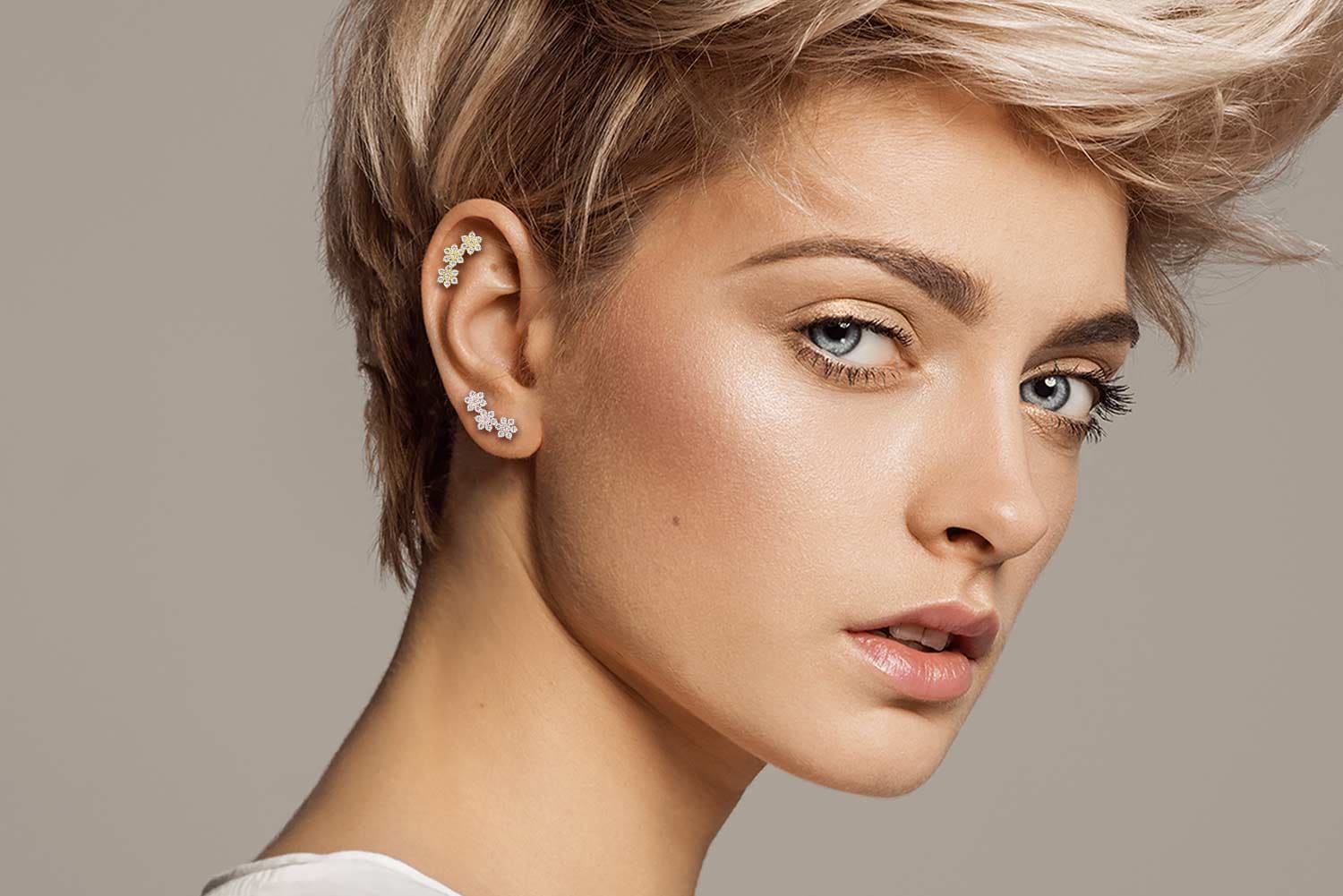 Titanium ear piercing 3 CRYSTAL FLOWERS